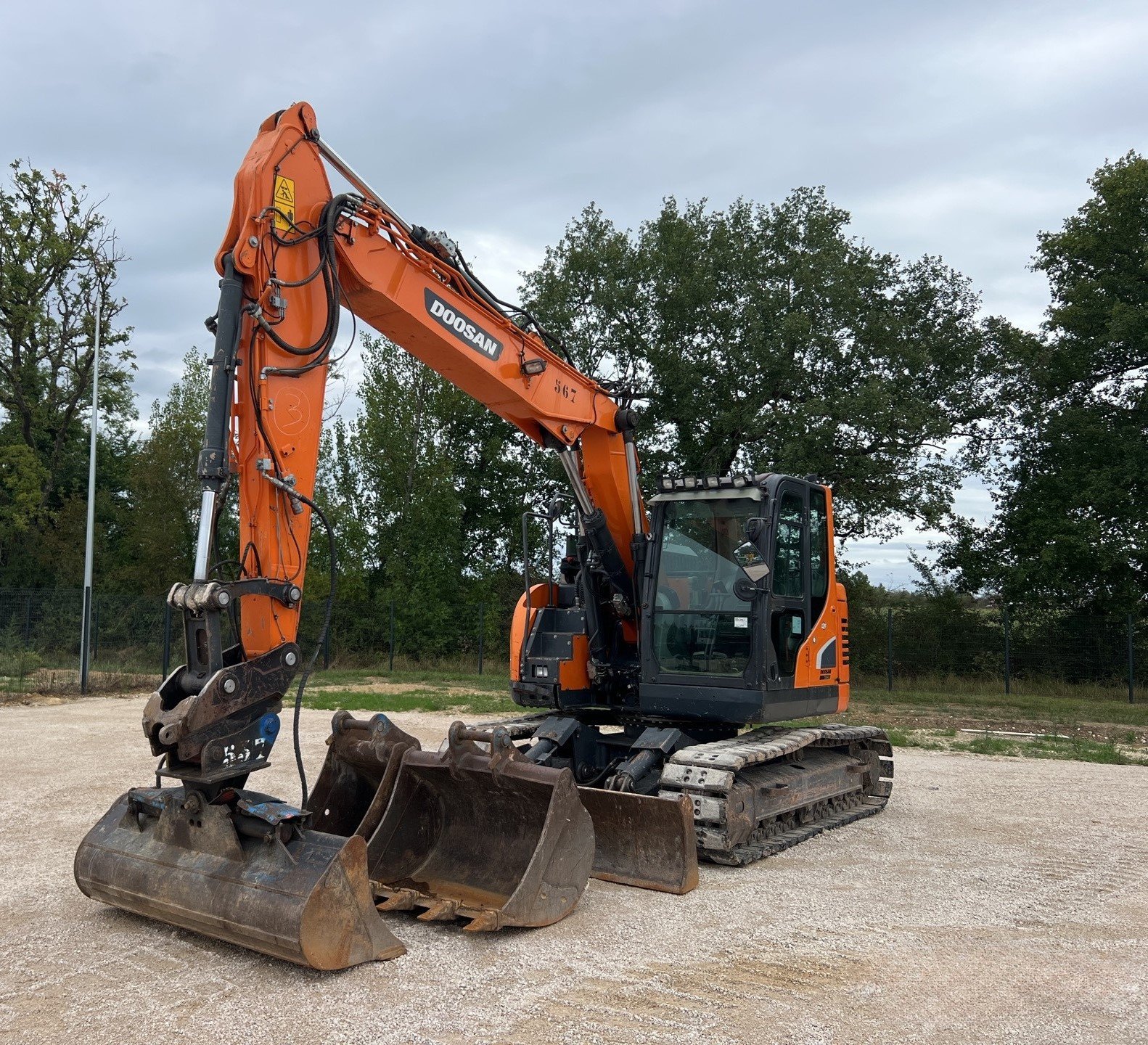 Doosan DX140 – vue 1